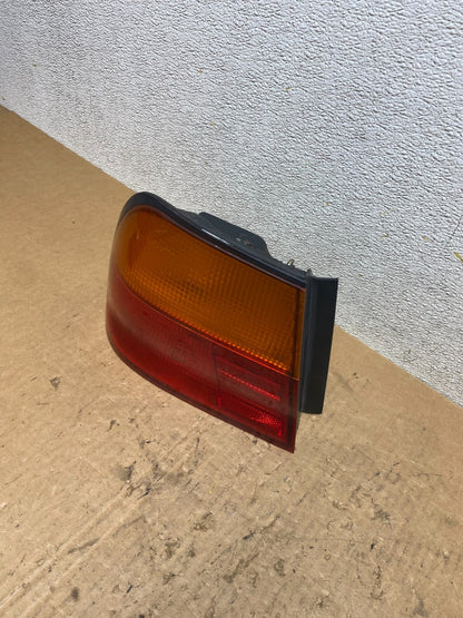 1995 1996 Nissan Maxima Left Driver LH Side Tail light Oem Q7889 DW1