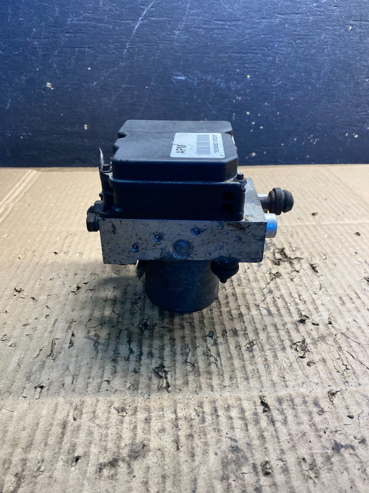 2009 to 2014 Cadillac Escalade ABS AntiLock Brake Pump Control 22910906 AB35104