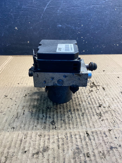 2009 to 2014 Cadillac Escalade ABS AntiLock Brake Pump Control 22910906 AB35104