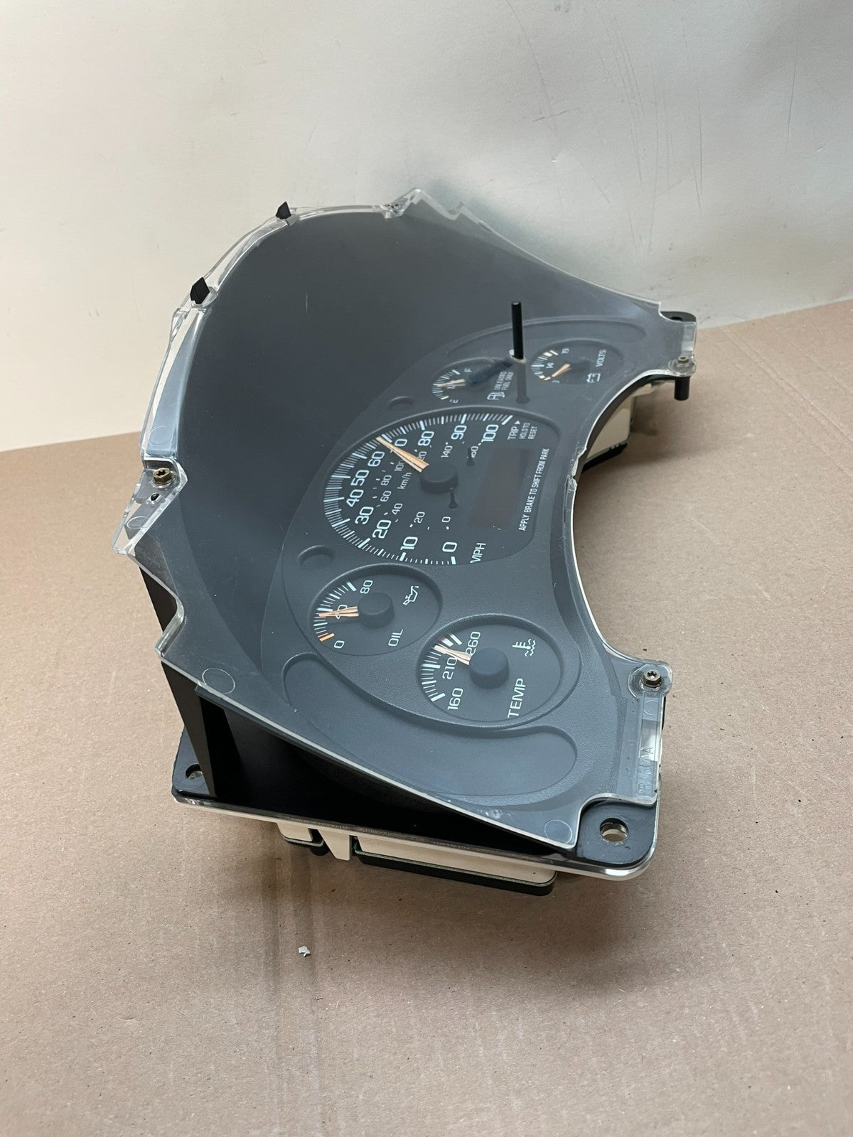 2001 to 2002 Chevrolet Express Speedometer Cluster Gauge AJ0875 DW1