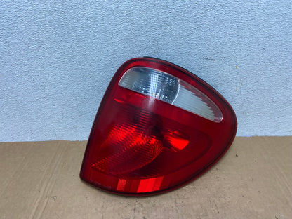2004 - 2007 Dodge Grand Caravan Right Passenger Side Tail Light AD3266 LK0
