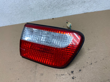 2001 - 2003 Toyota Sienna Right Passenger Rh Side Inner Tail Light AE4590 LK1