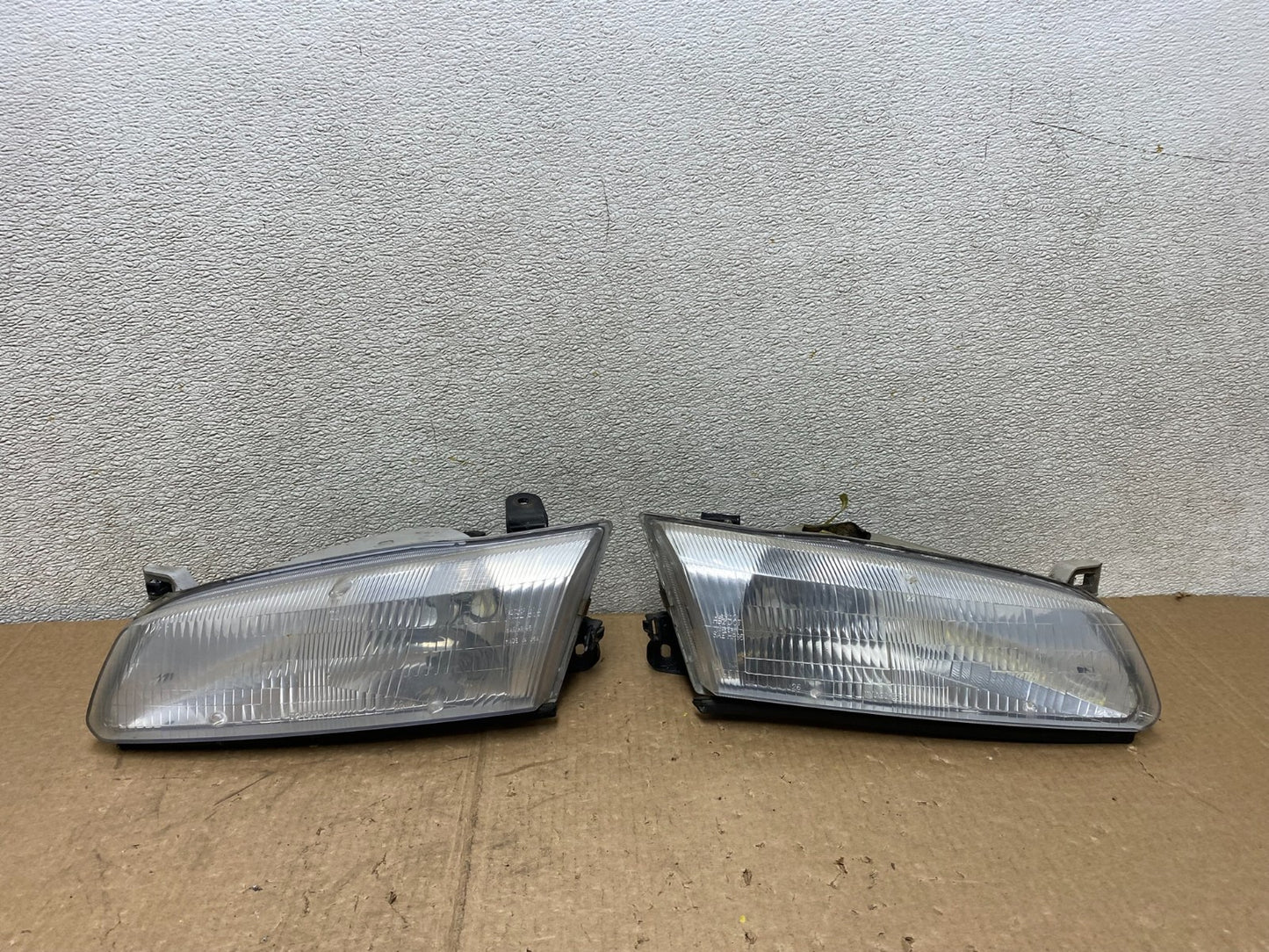1997 1998 1999 Toyota Camry Left+Right Side Set Halogen Headlights V2968 DW0