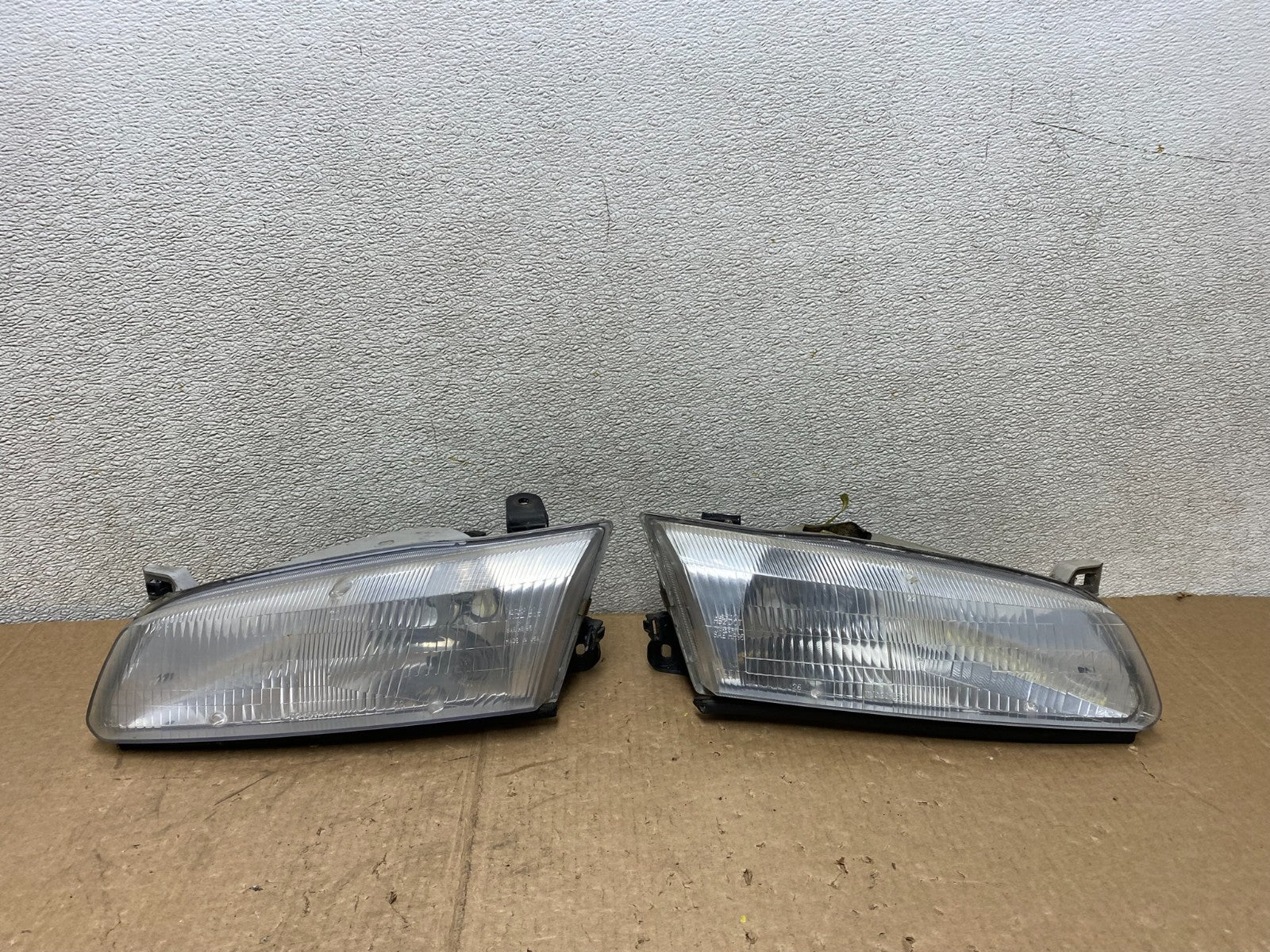 1997 1998 1999 Toyota Camry Left+Right Side Set Halogen Headlights V2968 DW0