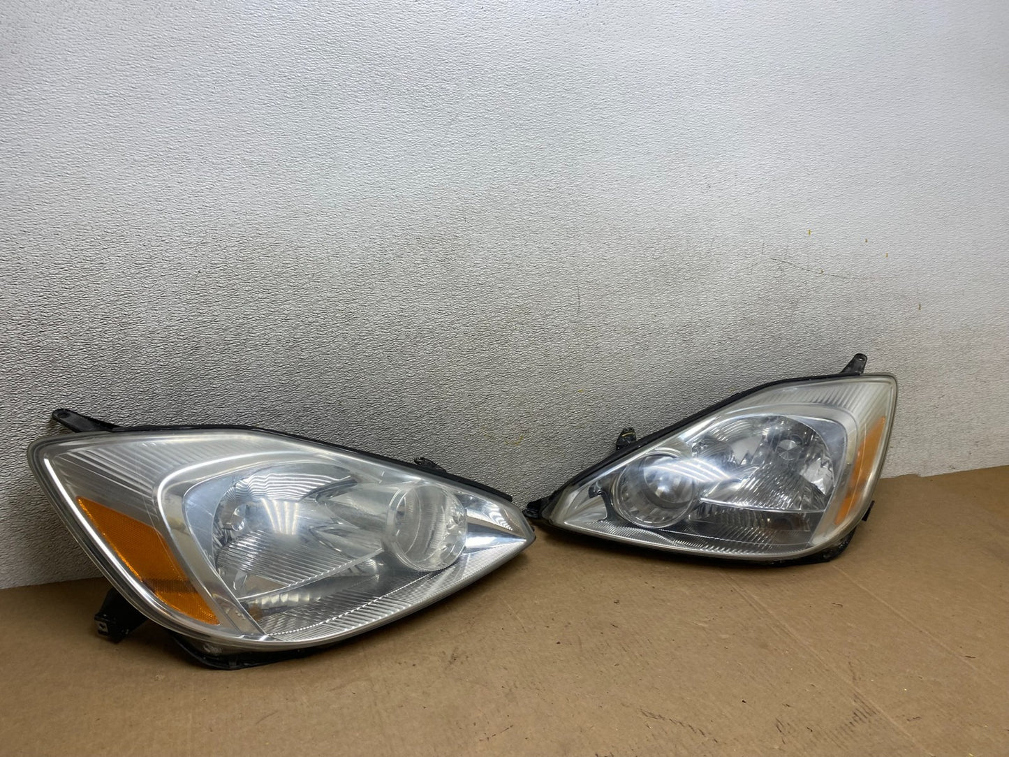 2004 2005 Toyota Sienna Left+Right Set Side Halogen Headlights W8516 DW2