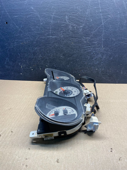 2003 2004 Nissan Xterra Frontier Speedometer Cluster Gauge AG7475 DG2
