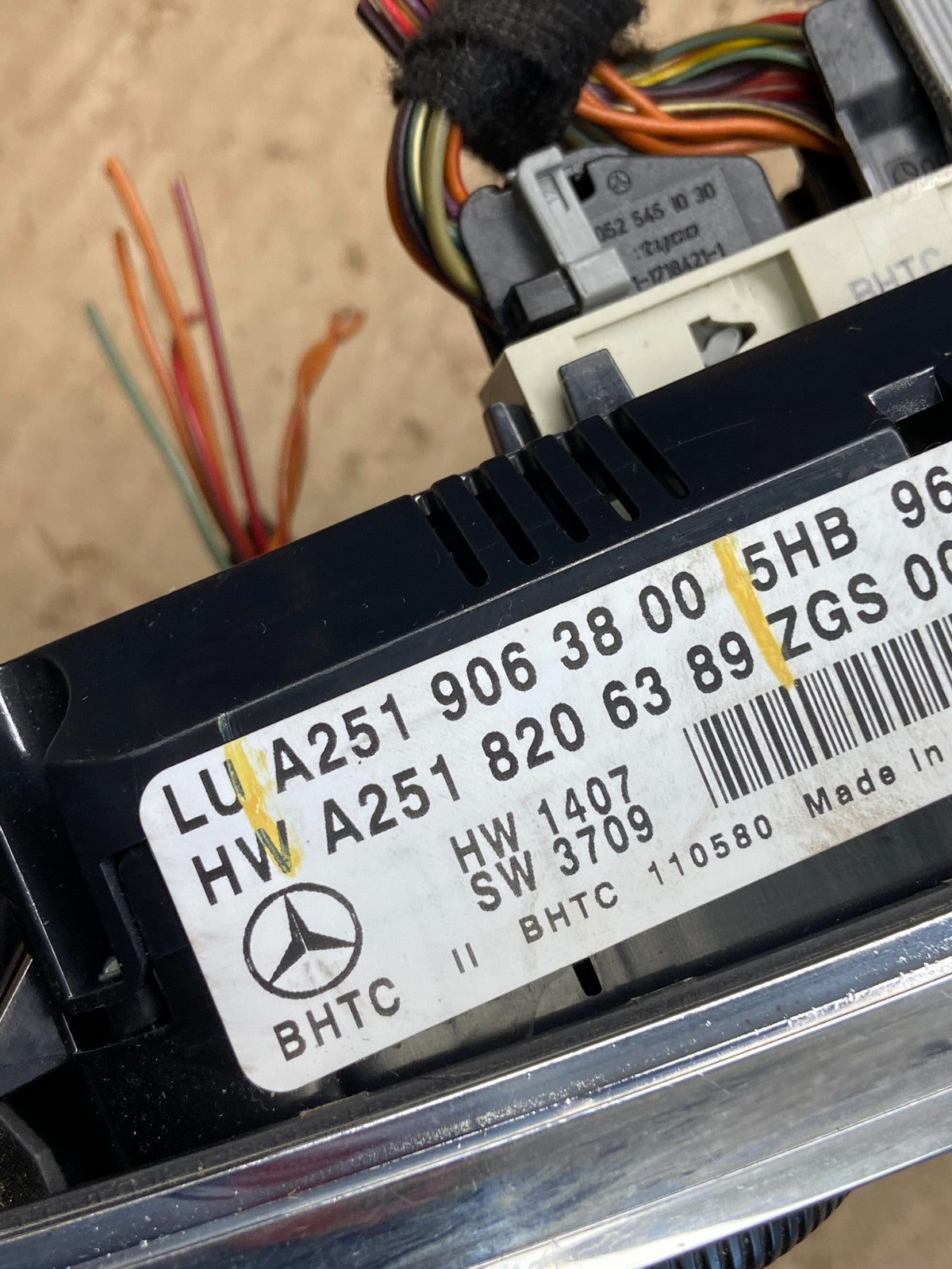 2006 to 2008 Mercedes W251 R350 AC Temp Heater Climate Control OEM ab5457 DG5
