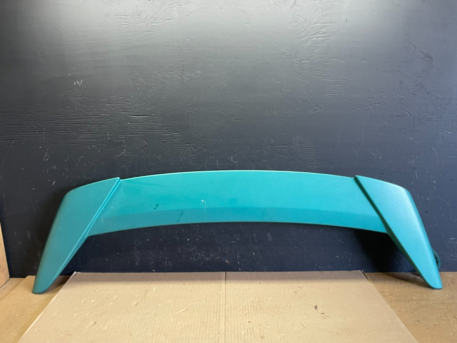 2003 to 2008 Hyundai Tiburon Rear Spoiler Wing W/ 3RD Break Light AB78620