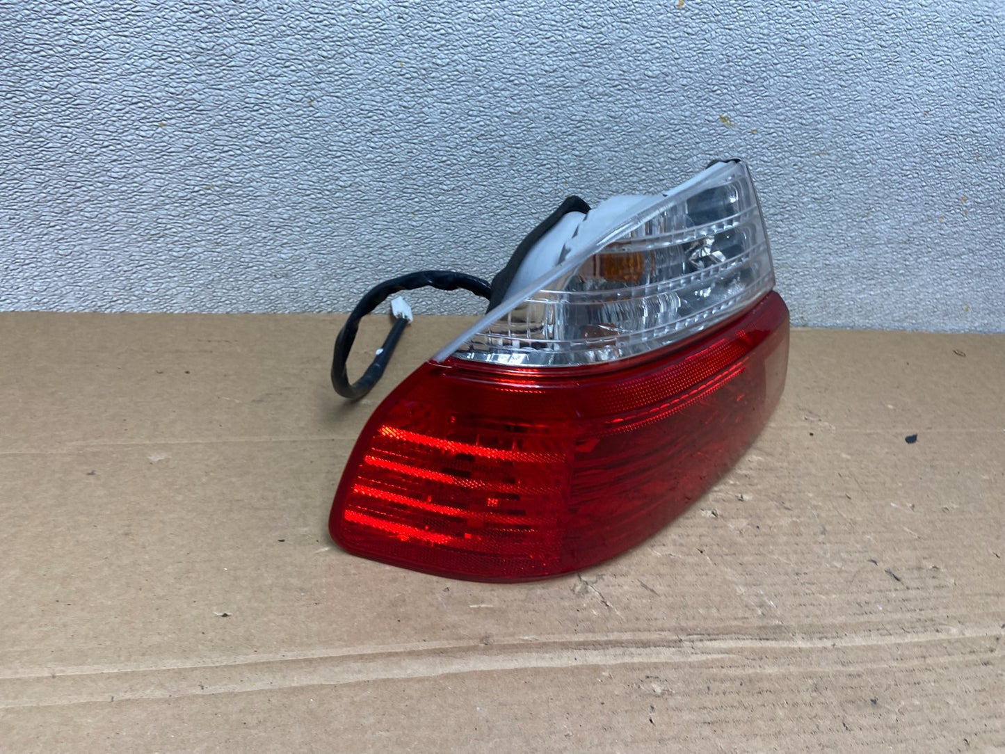 2003 to 2004 Toyota Avalon Left Driver Side Tail Light AB4491 LK2