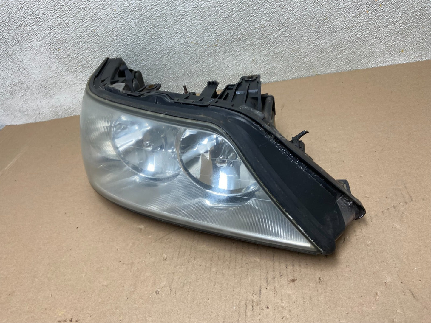 2005 to 2011 Lincoln Town Car Right Passenger Rh Side Headlight AB5017 DW1