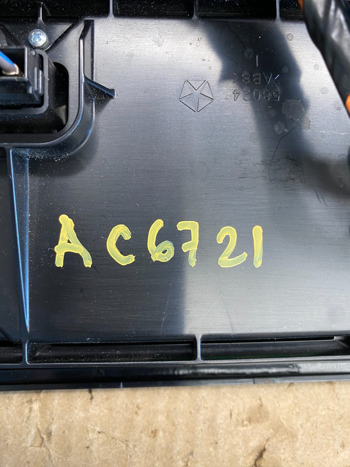 2005-2009 Dodge Durango Heat AC Climate Temperature Control Radio Bezel ac67216