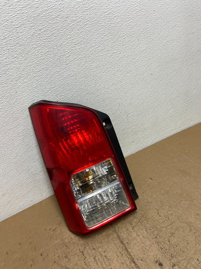 2005 to 2012 Nissan Pathfinder Tail light Left Driver Lh Side AC7383 DW2