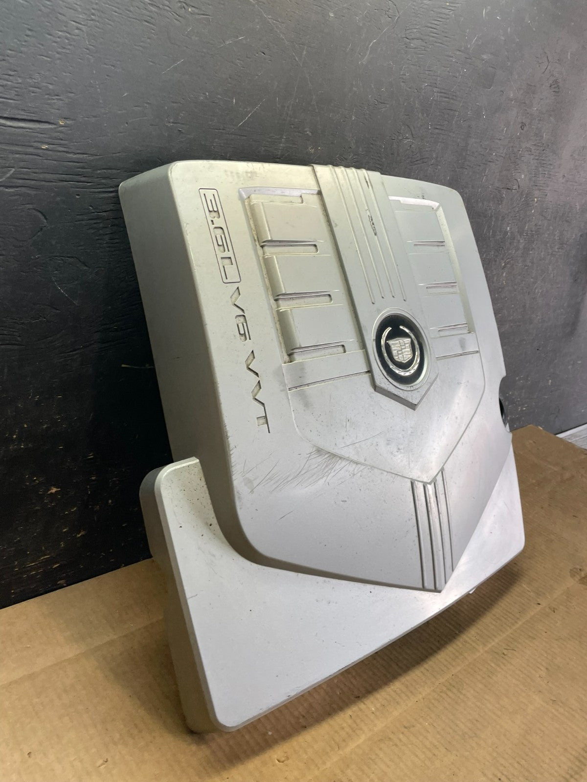 2004 to 2007  Cadillac CTS 3.6L Plastic Engine Cover Shield OEM AA9208 DG2