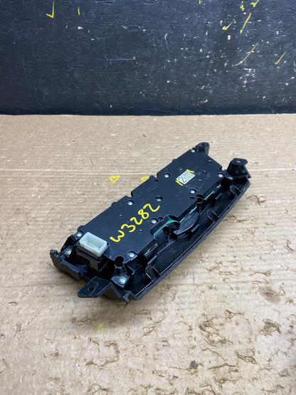 2009-2014 Nissan Murano AM FM Radio CD Control Panel W3282 DG4