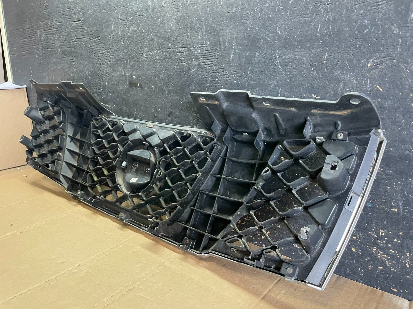 2005 2006 2007 Nissan Pathfinder Chrome Front Upper Grill Grille OEM AA8813 DG5
