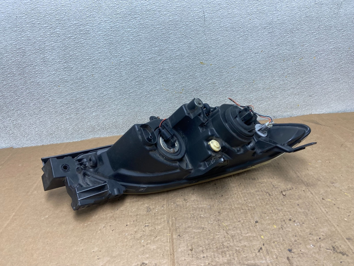 2004 to 2009 Mazda 3 Sedan Left Driver LH Side Halogen Headlight Oem AA3749 DW5
