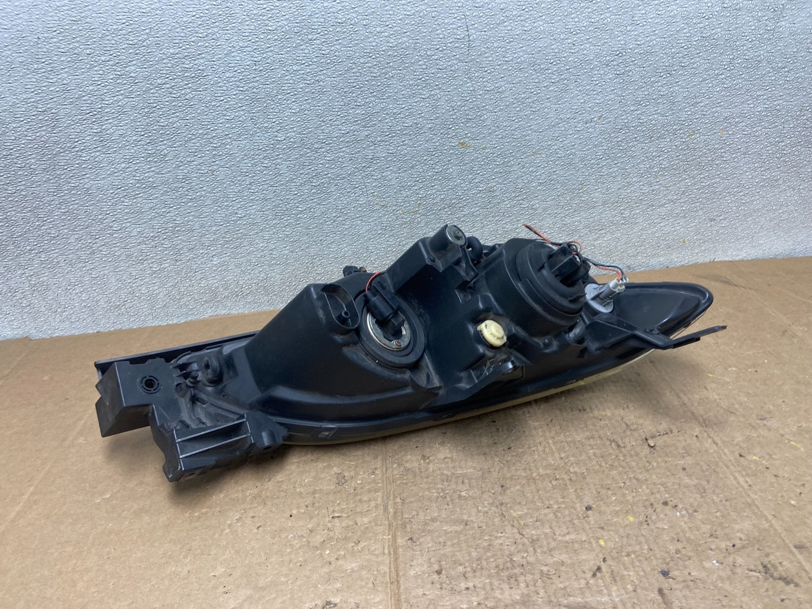 2004 to 2009 Mazda 3 Sedan Left Driver LH Side Halogen Headlight Oem AA3749 DW5
