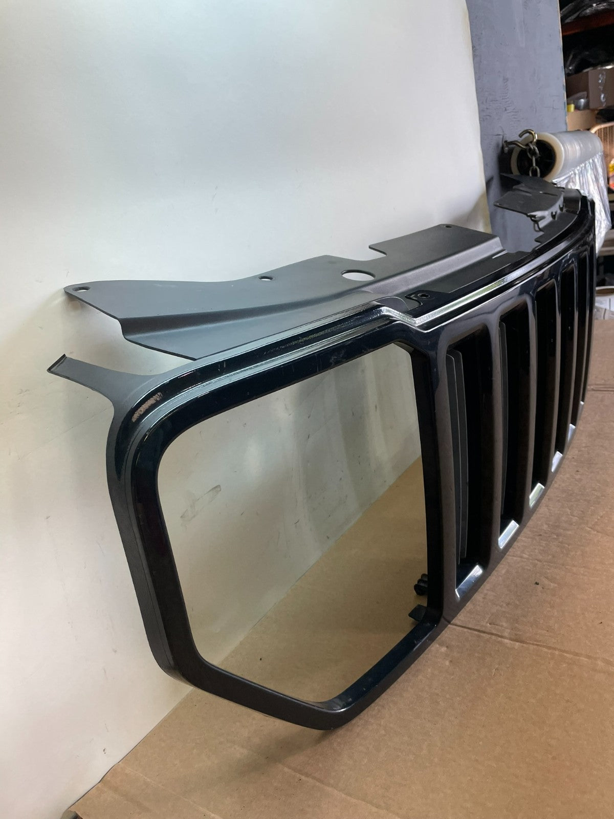 2008 2009 2010 2011 2012 Jeep Liberty Front Upper Grill Grille AG2835 DW2