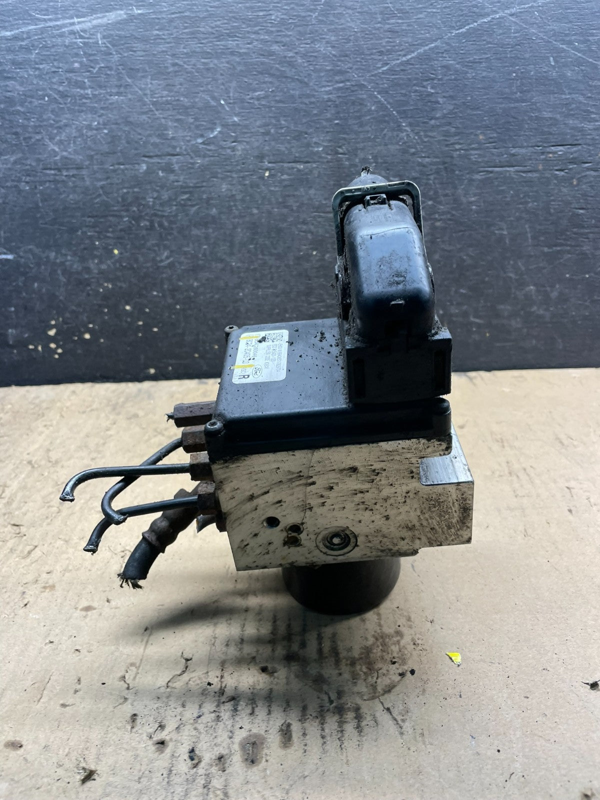 2011 - 2014 Ford E250 E350 Van  ABS Anti Lock Brake Pump Module Oem w6833 DG3