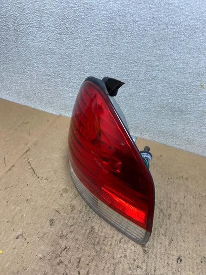 2005 to 2006 Hyundai Santa Fe Right Passenger Rh Side Tail Light Oem AA0152 DW1