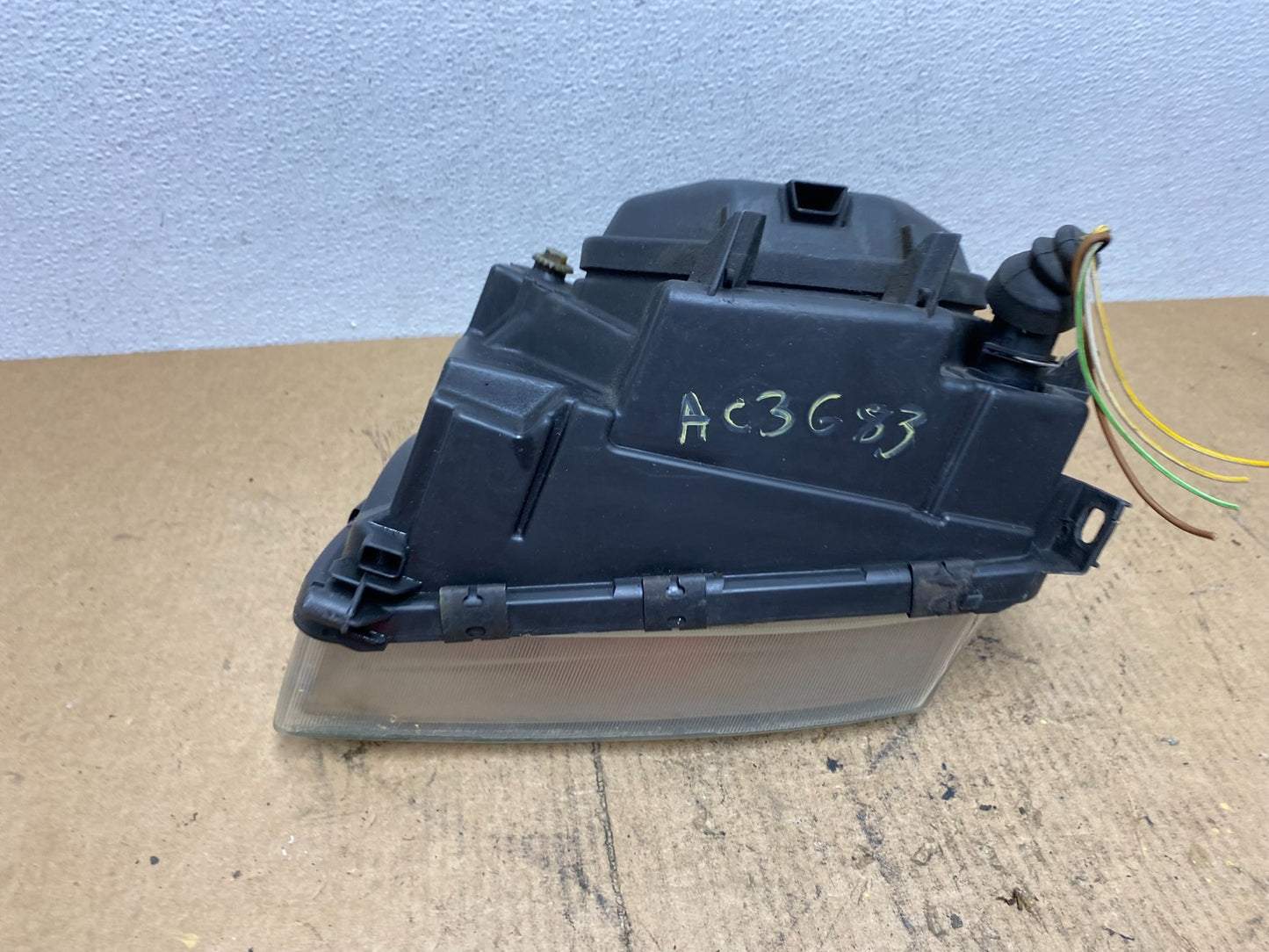 Halogen 1996 to 1999 Audi A4 Right Passenger RH Side Headlight ac3683 DG6