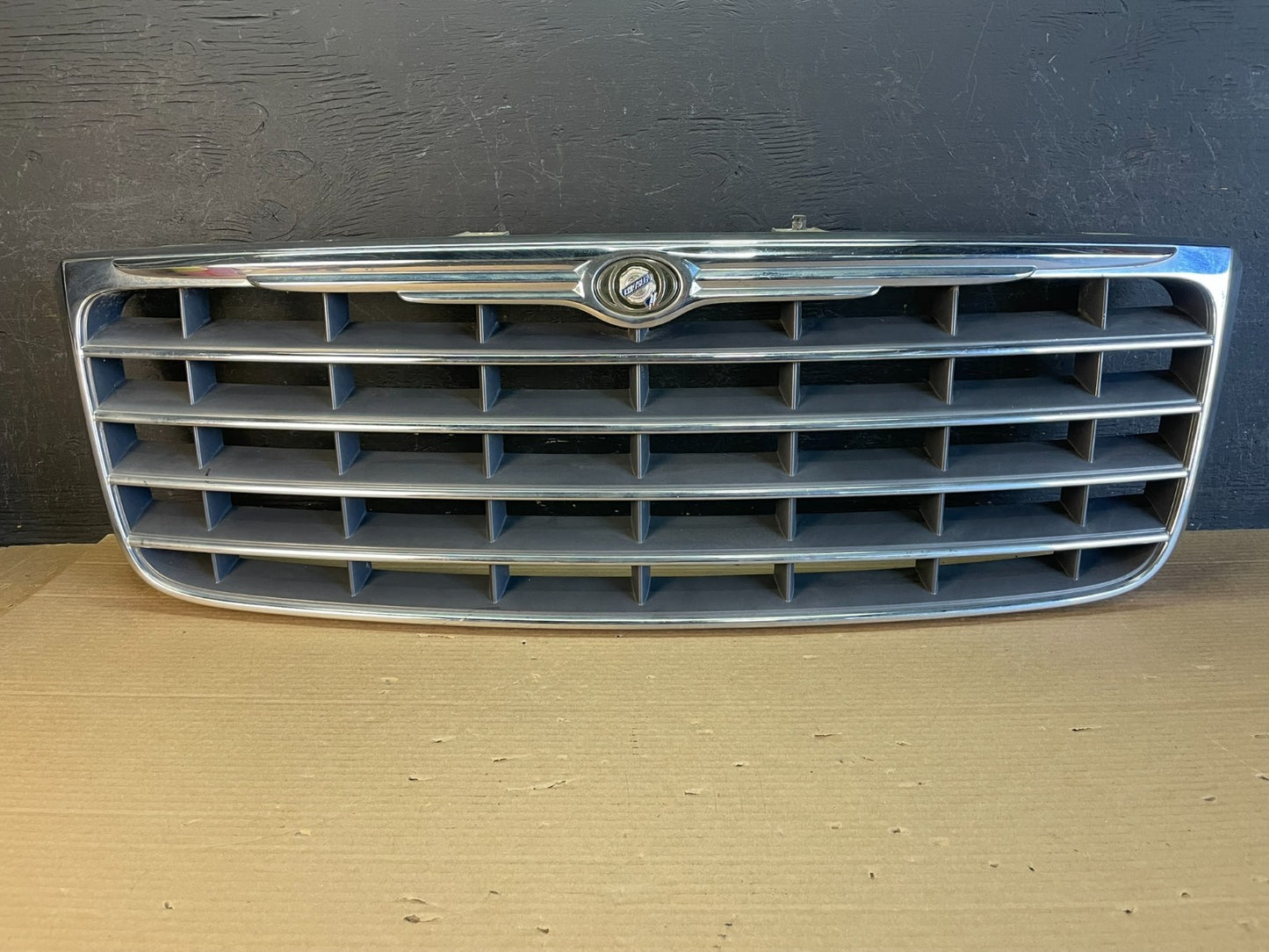 2007 2008 2009 Chrysler Aspen Front Radiator Upper Grill Grille AE8660 DW0