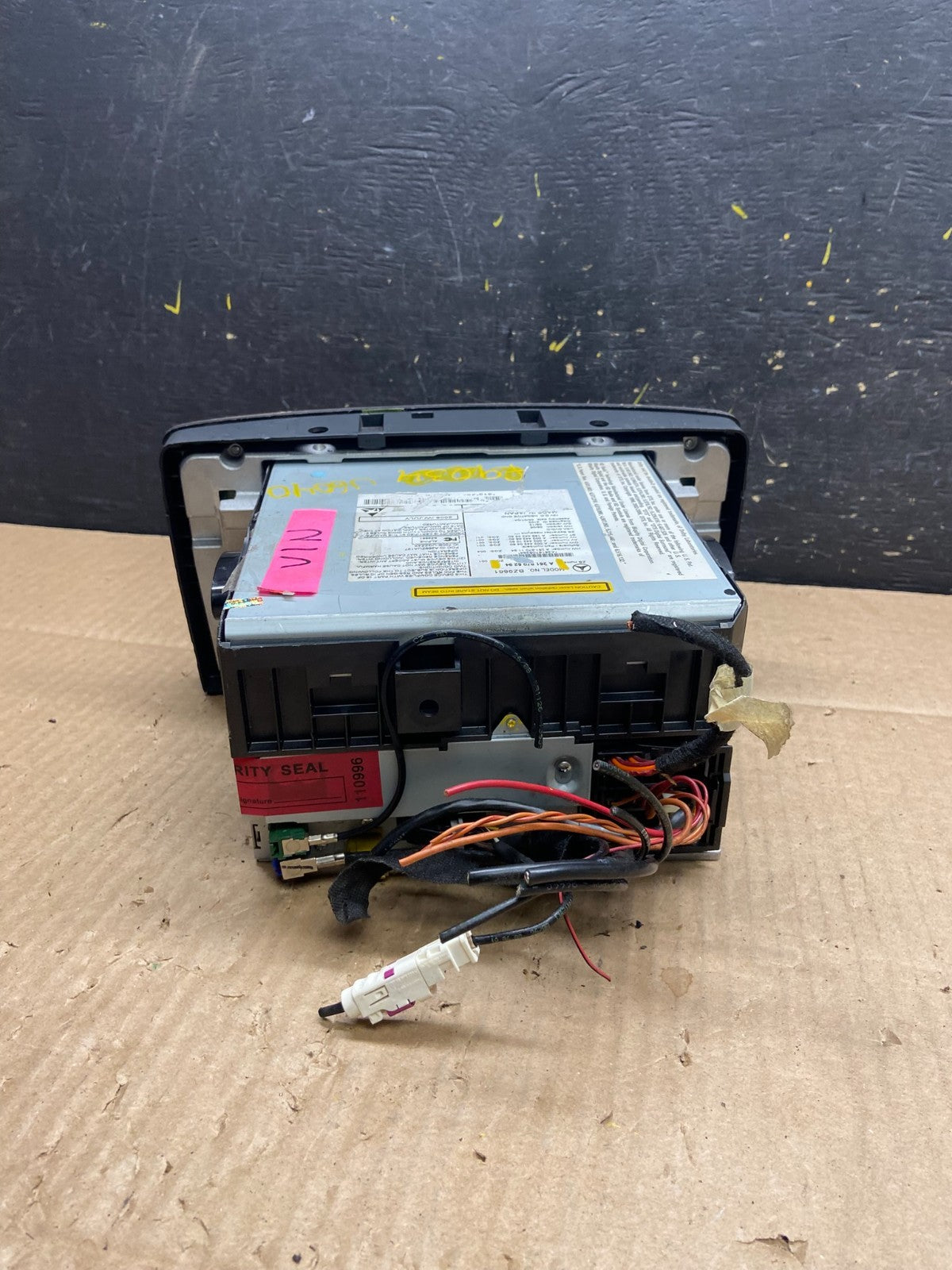 2009-2013 Mercedes W251 R350 Head Command Navigation Radio 6 CD Player U6040 DG5