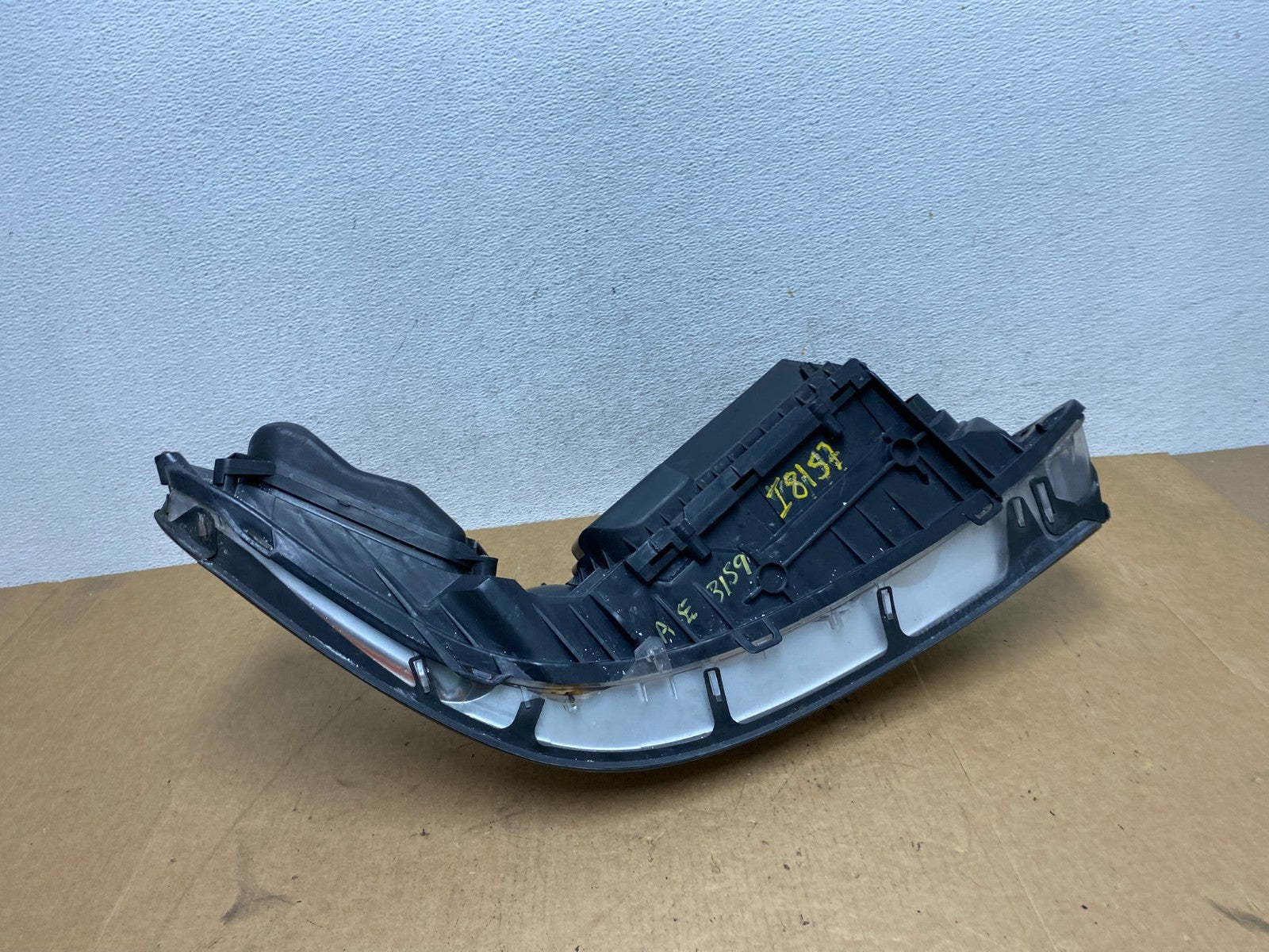 2005 to 2011 Lincoln Town Car Left Driver LH Side Headlight TYC AE3159 DW7