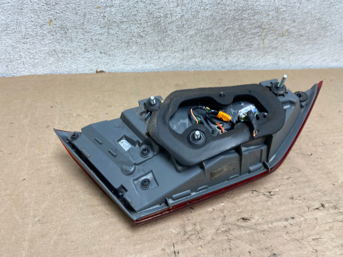 2017-2018 Hyundai Elantra Right Passenger RH Side Inner Tail Light AI1009 LK5