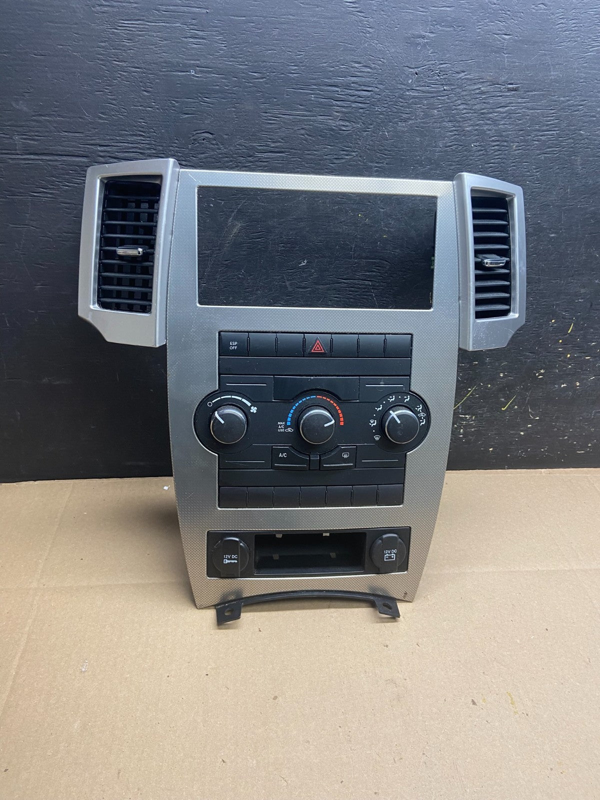 2008 to 2010 Jeep Grand Cherokee Center A/C Heater Climate Control t9123 DG0