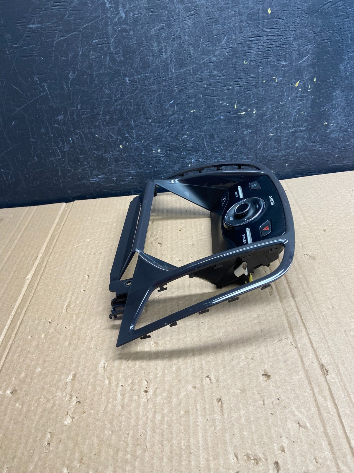 2013 to 2016 Ford Escape Dash Radio Control Panel Bezel CJ54-18835-CGW AF61801