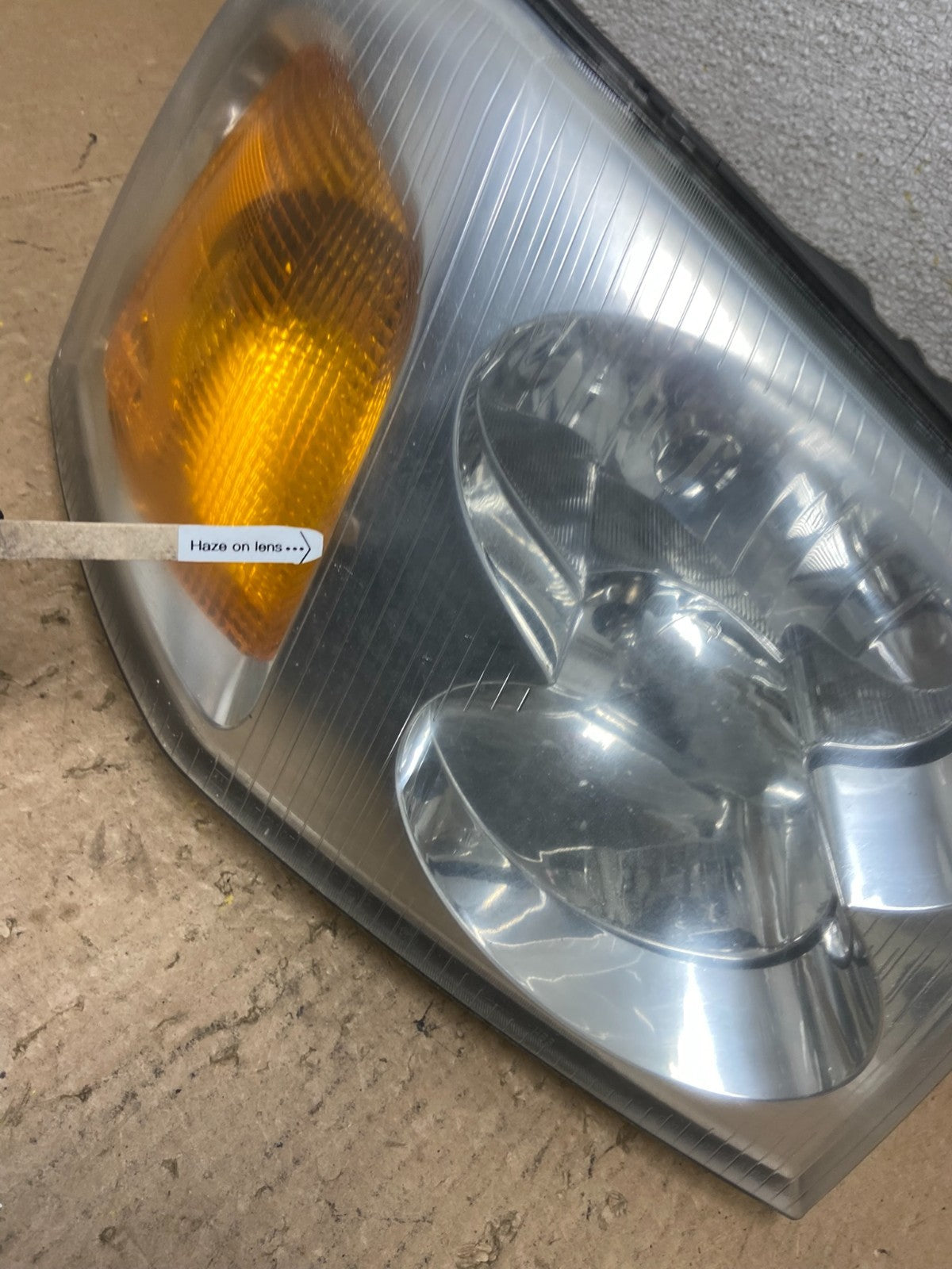 2002 to 2009 Gmc Envoy Right Passenger RH Side Headlight Halogen Z9352 DW4