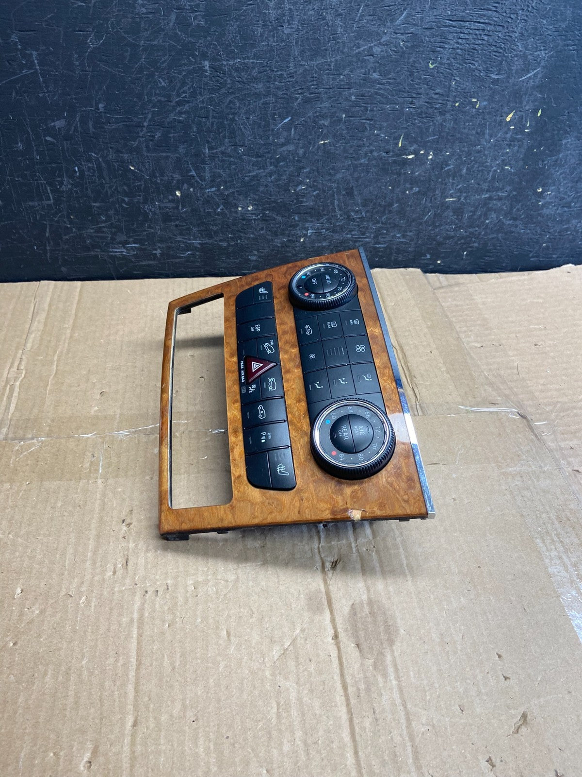2007 2008 2009 Mercedes W251 R350 AC Temp Heater Climate Control AF2805 DW2