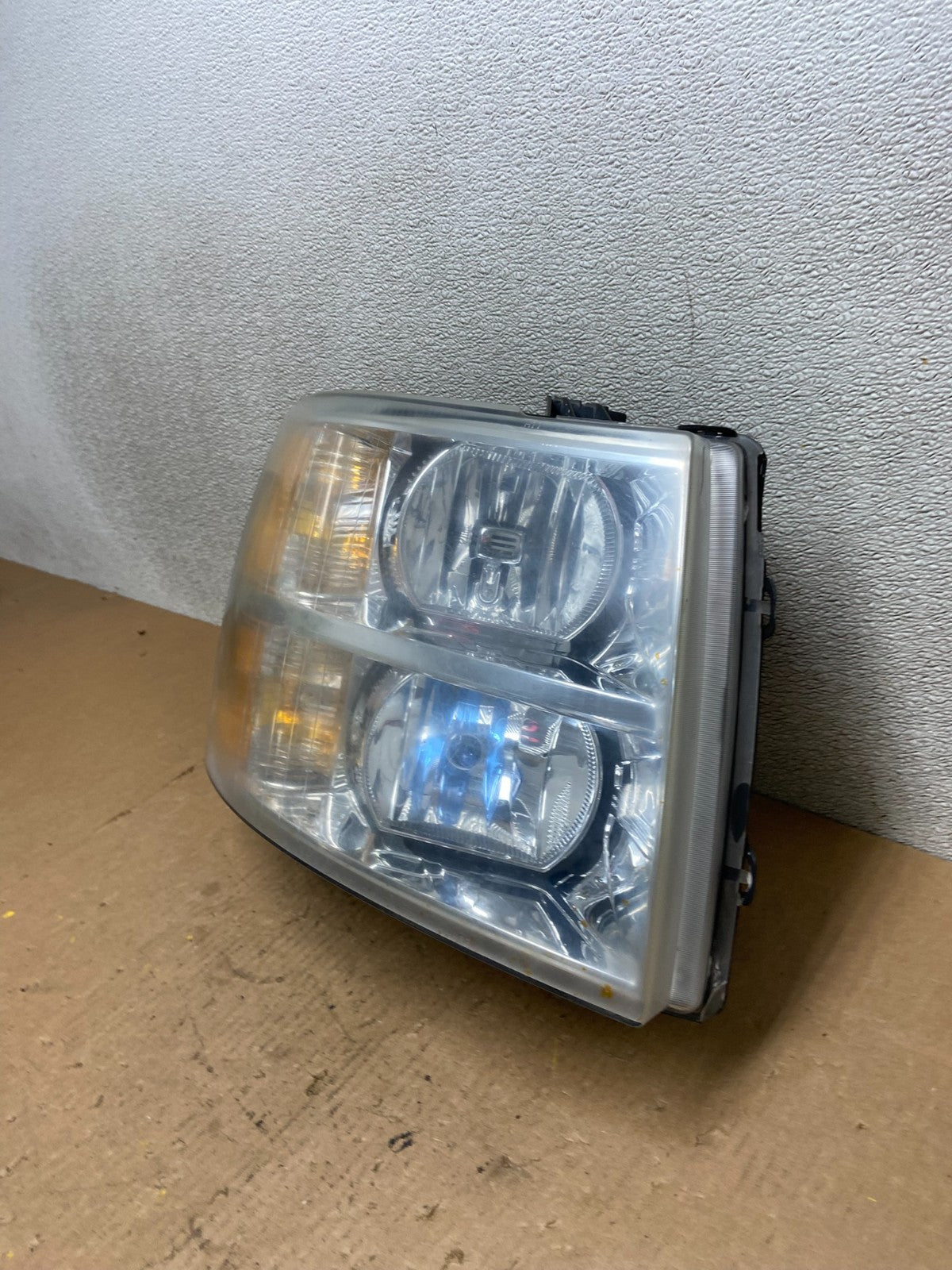 2007 to 2014 Chevrolet Silverado Right Passenger RH Side Headlight Oem Z7792 DW1