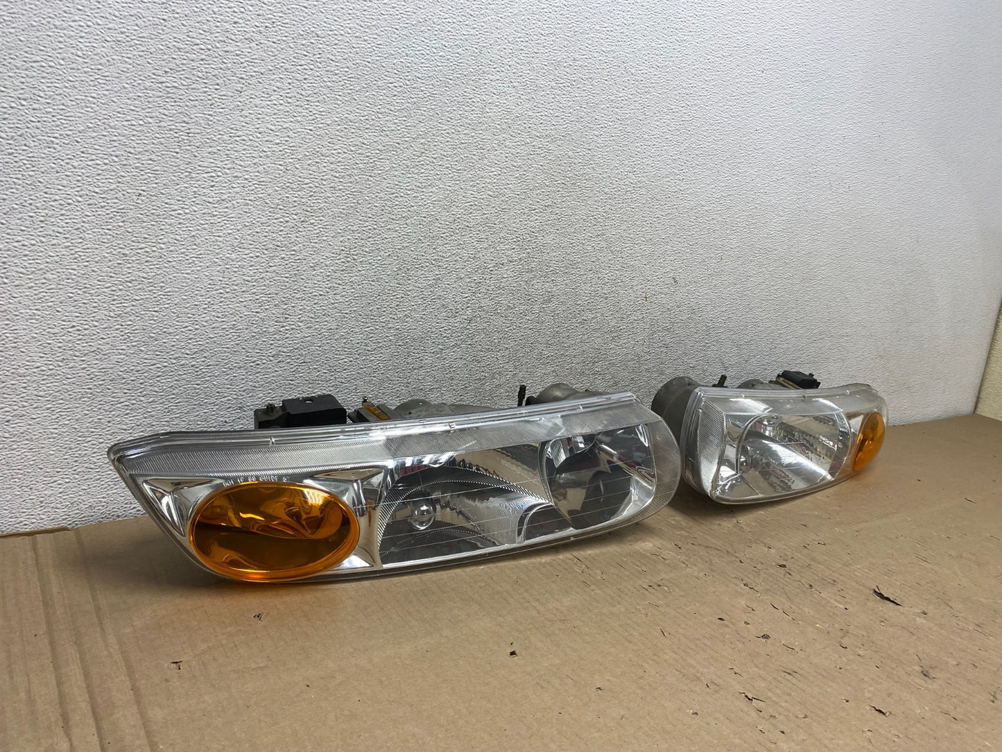 1998 - 2002 Saturn SL SL1 SL2 S Series Left+Right Halogen Headlights AG8014 DW1