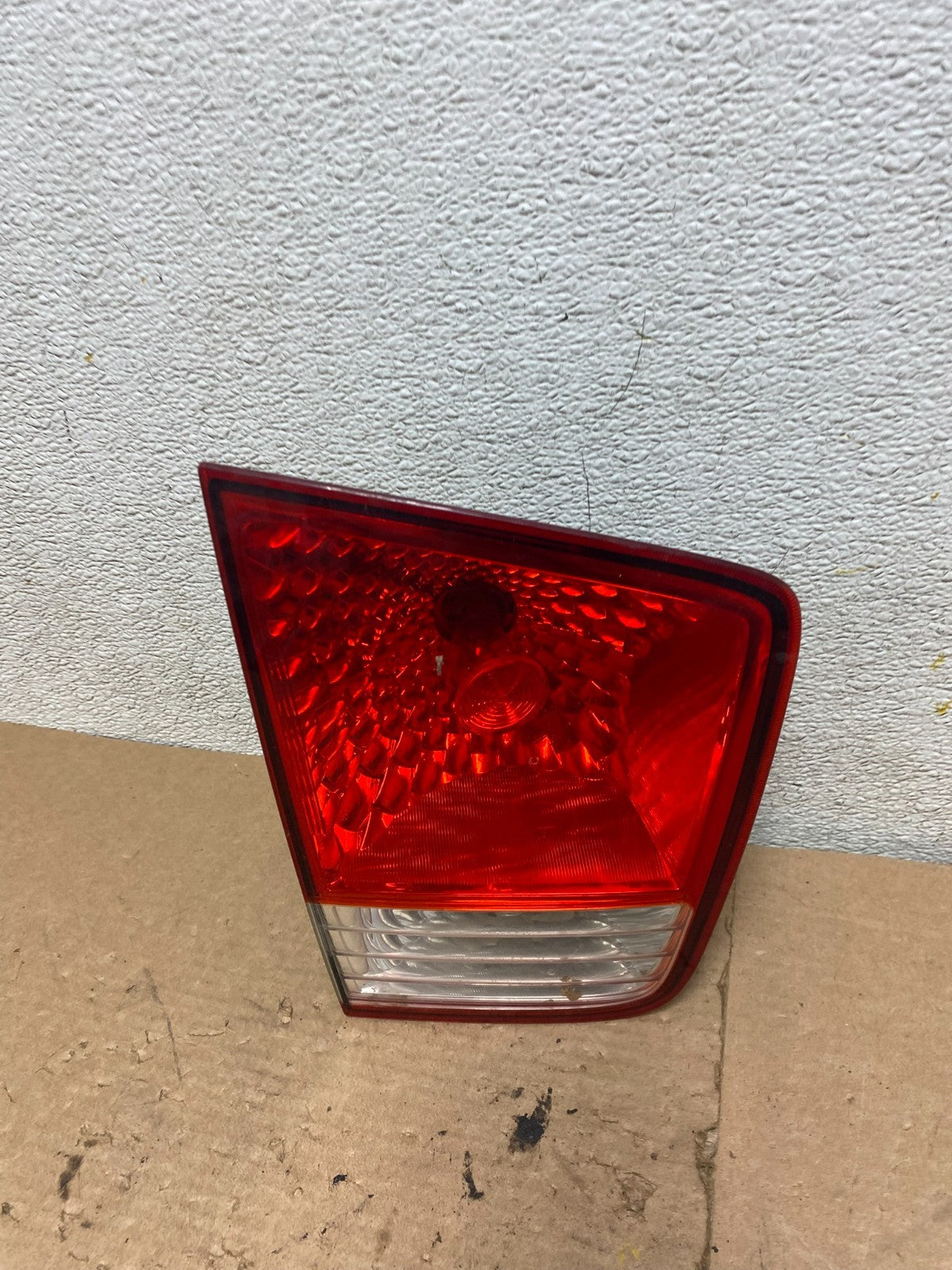 2009 2010 2011 Kia Borrego Left Driver LH Side Inner Tail Light P5266 DG0
