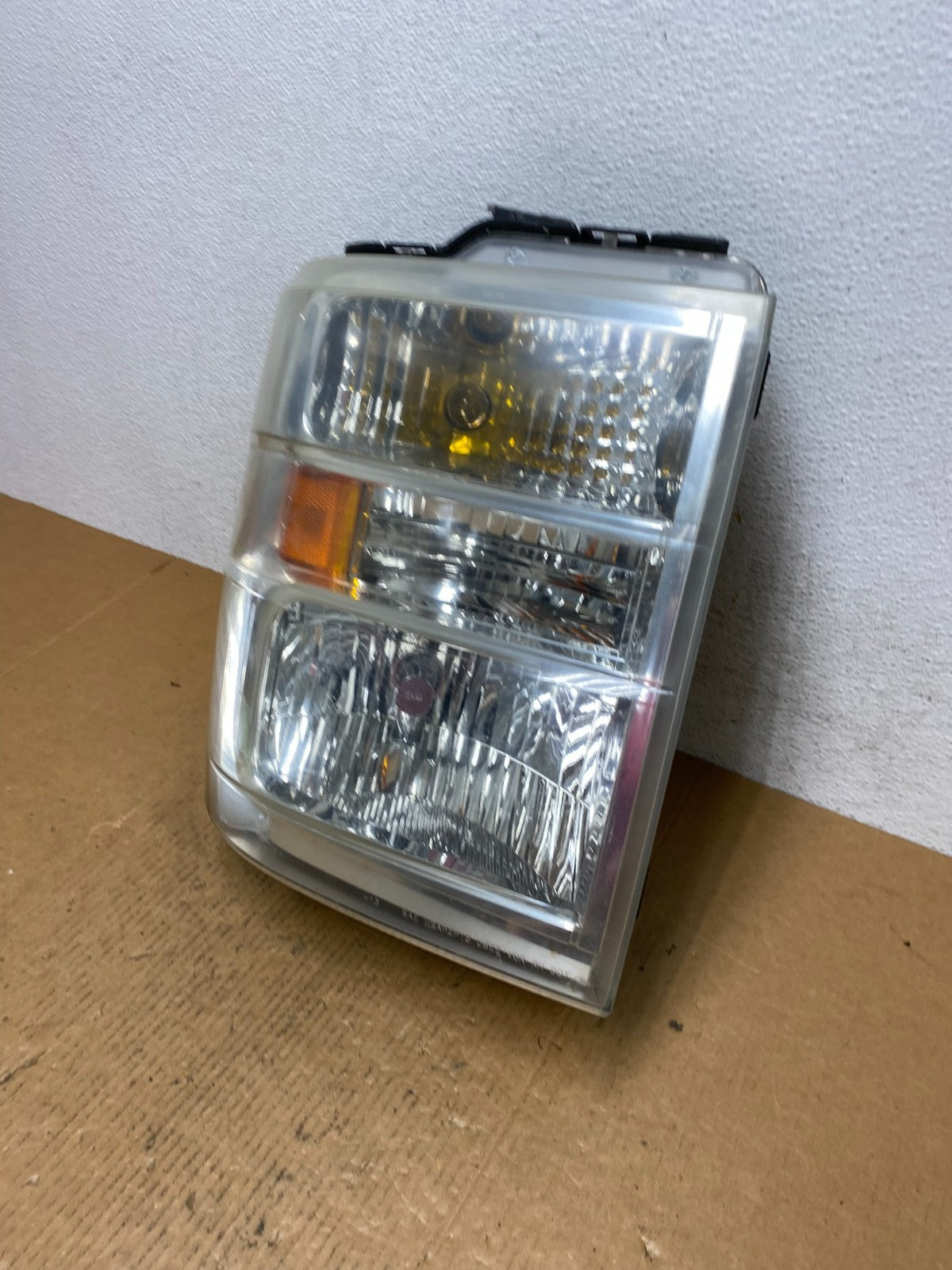 2008-2014 Ford Econoline E150 E250 E350 Right Passenger Headlight AE0589 DW1
