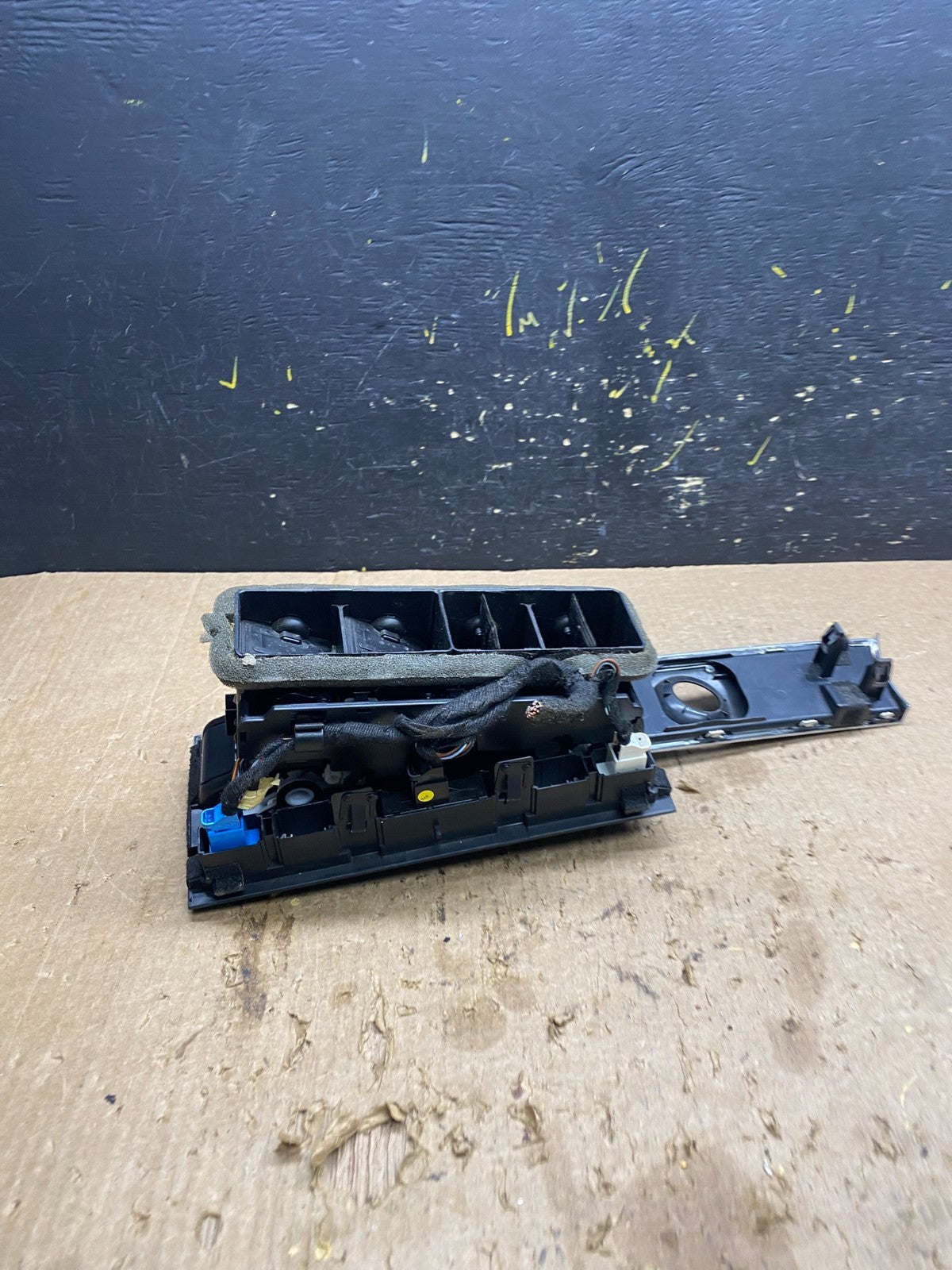 2007- 2011 Audi A6 Center Dashboard Trim Hazard ESP Switch Air Vent OEM z7369 DG4