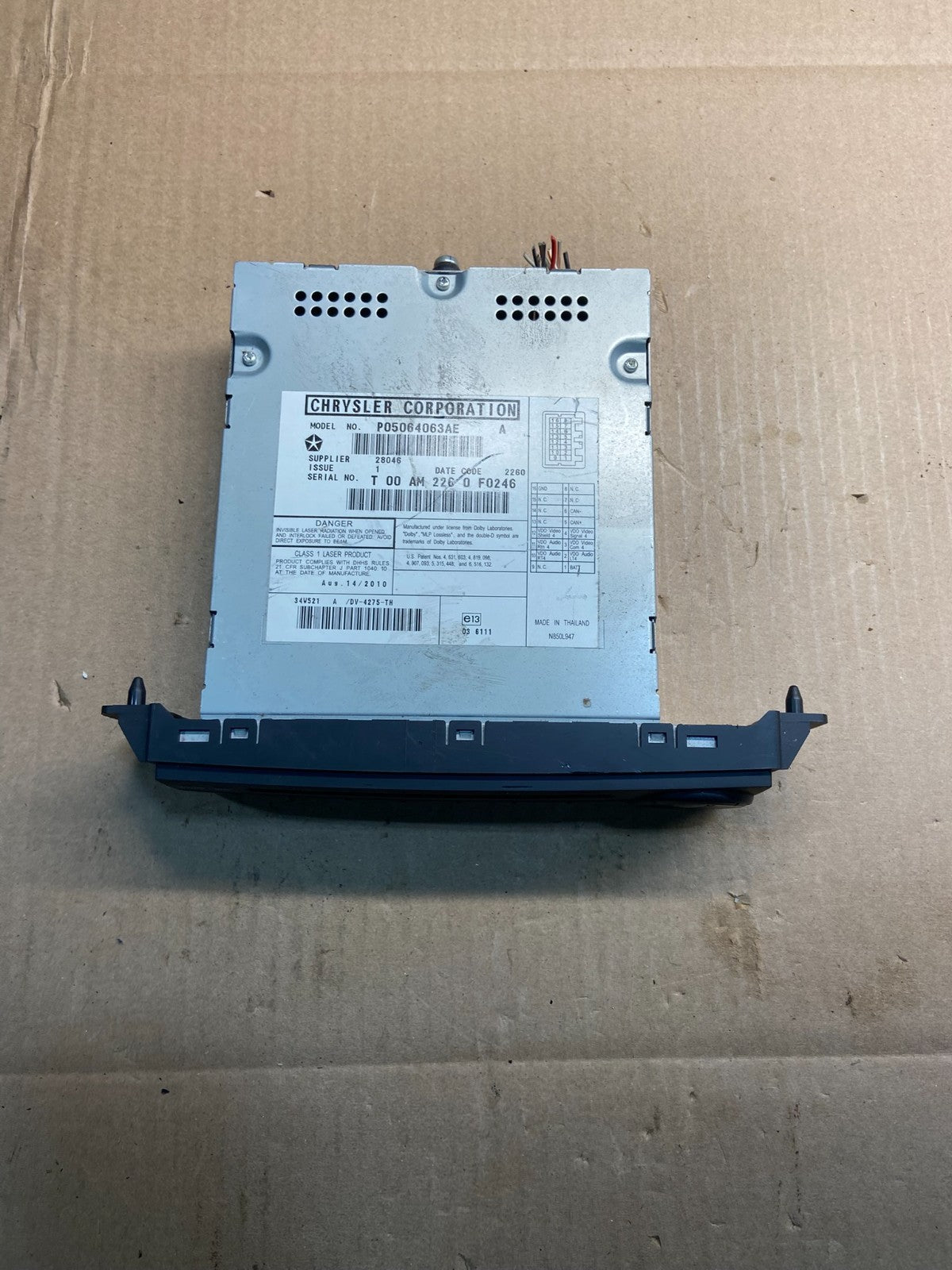 2008 to 2012 Chrysler Town Country DVD Player Receiver OEM Y7565 DG4