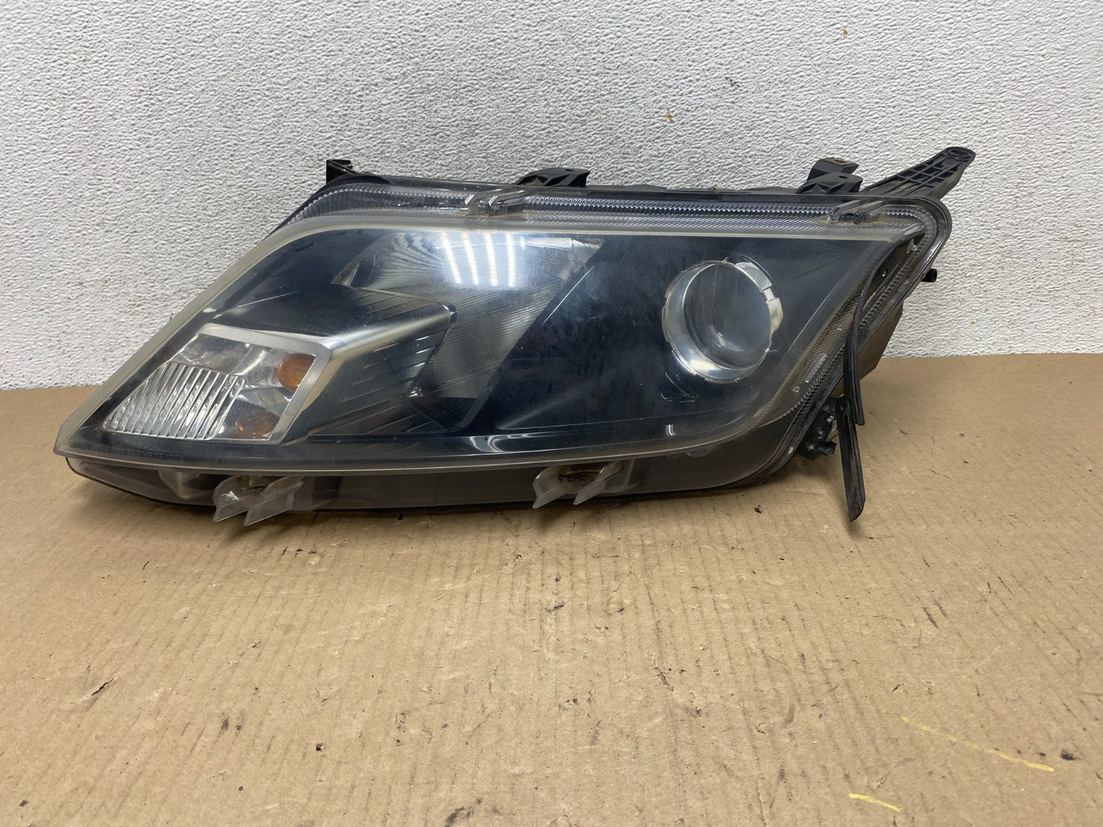 2010 2011 2012 Ford Fusion Left Driver LH Side Headlight Halogen AG7977 DW0