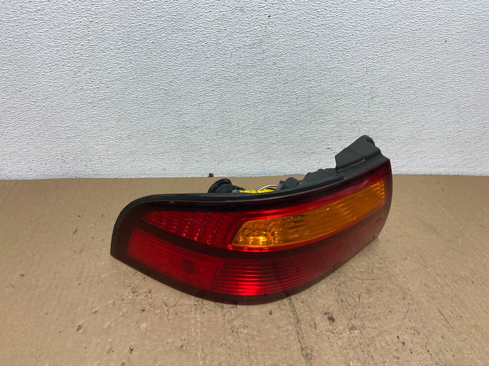 1998 1999 Toyota Avalon Left Driver Side Lh Tail Light AC7376 DW2