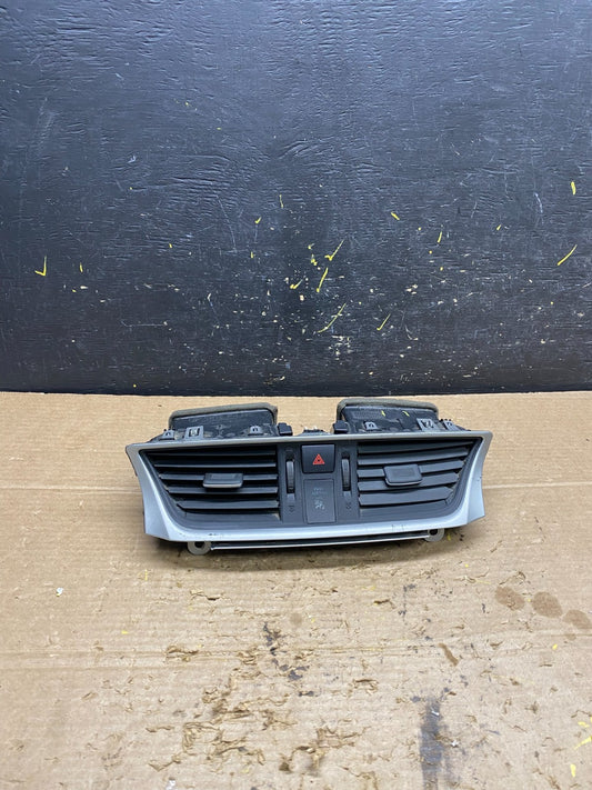 2013 to 2015 Nissan Sentra Air Vents Top Dash Center W/Hazzard Switch x1317 DG0