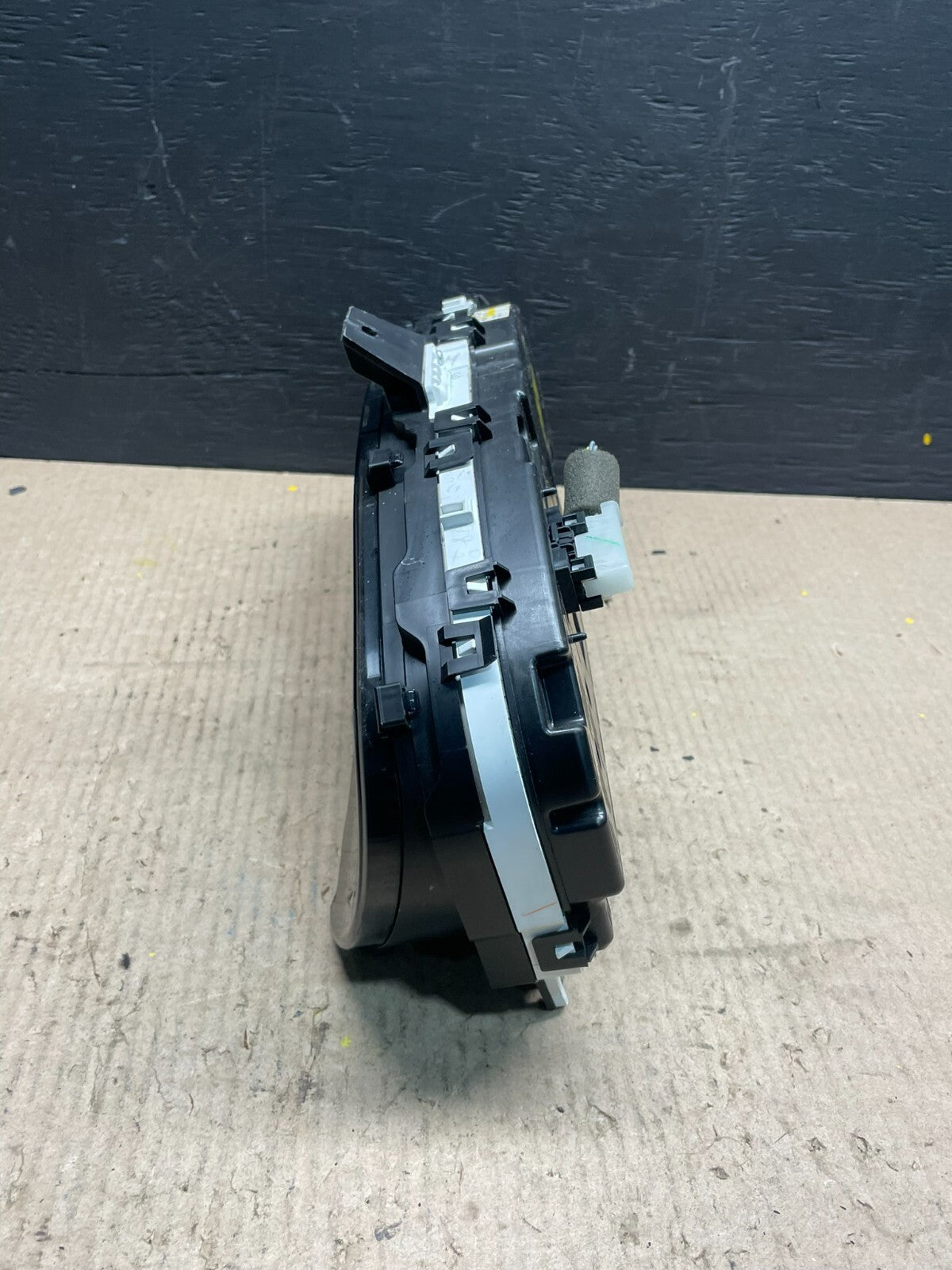 2011 2012 Lincoln MKZ Speedometer Cluster Gauge OEM E1620 DG12