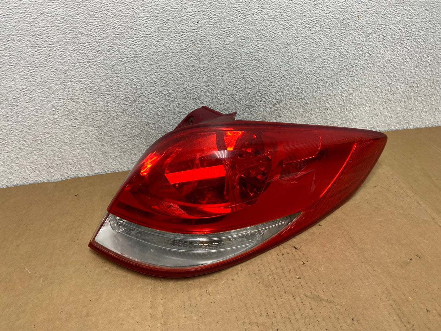 2012 2013 2014 Hyundai Veloster Right Passenger RH Tail light AC8468 LK0