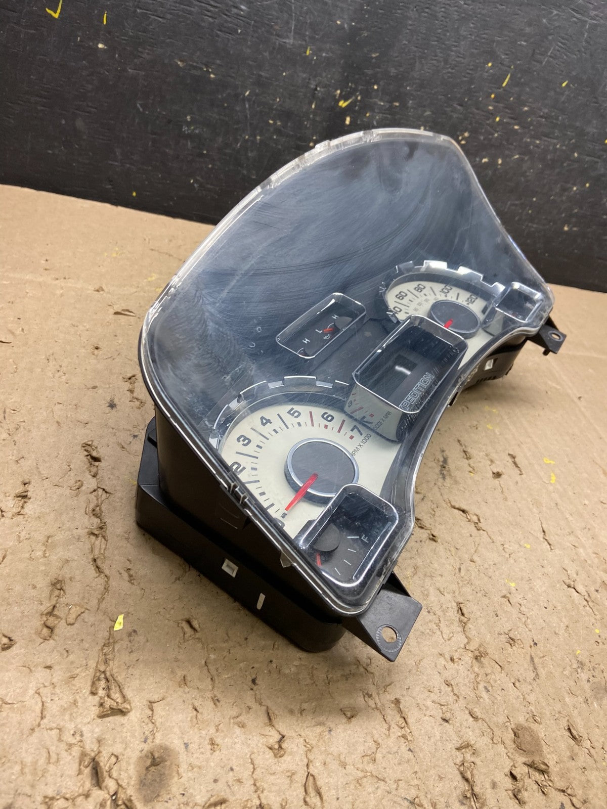 2007 to 2014 Ford Expedition Speedometer Cluster Gauge 7L1T-10849 u5656 DG3