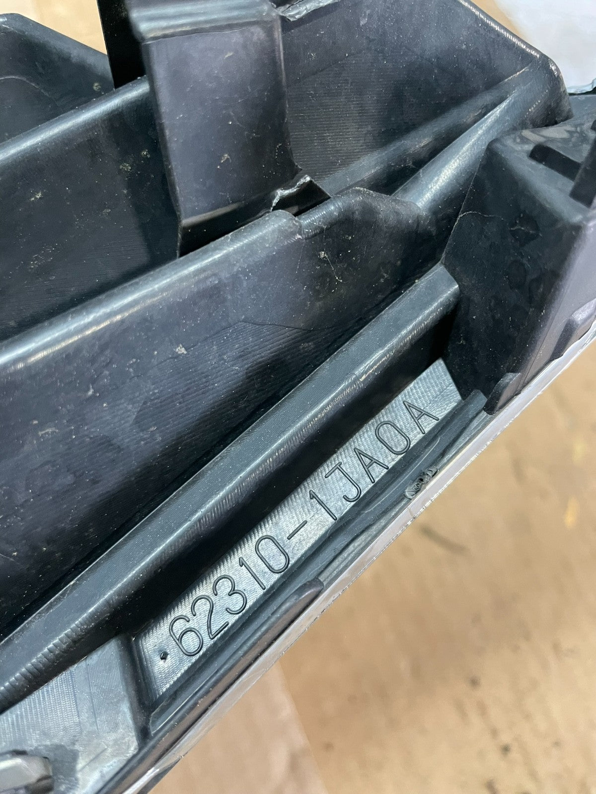 2011 to 2017 Nissan Quest Front Upper Grill Grille OEM ab7599 DG8