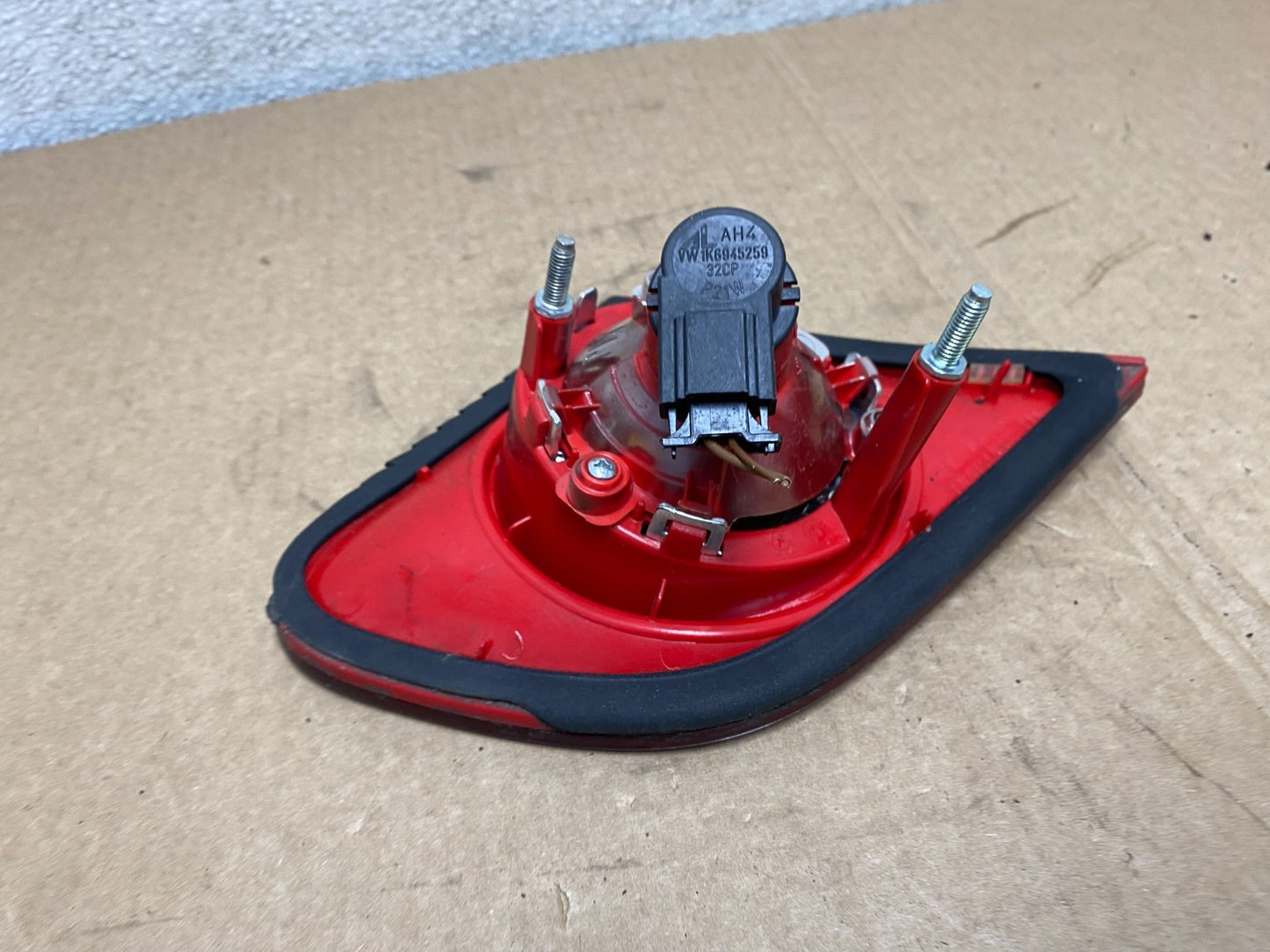Sedan 2006-2010 Volkswagen Passat Right Passenger Inner Tail Light Oem V1014 DW5