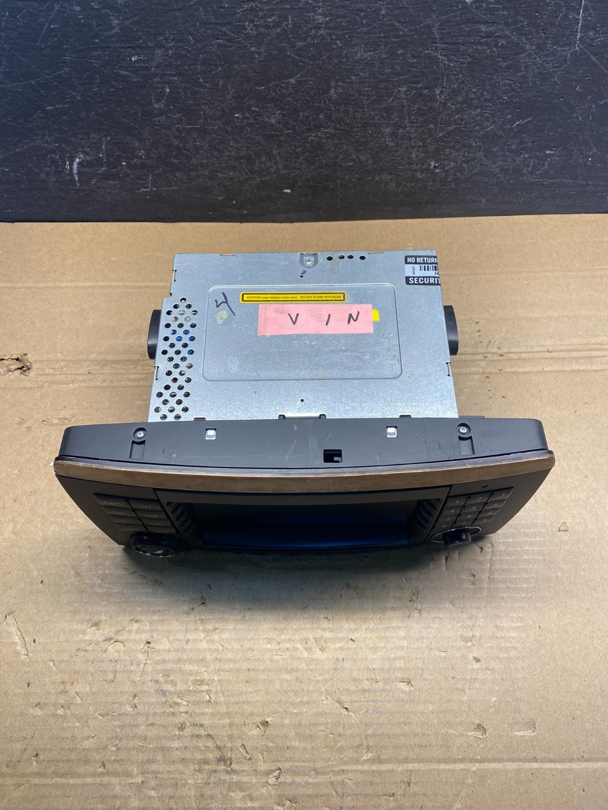2006-2009 Mercedes W251 R350 Head Command Navigation Radio 6 CD Player AD6573 DG3