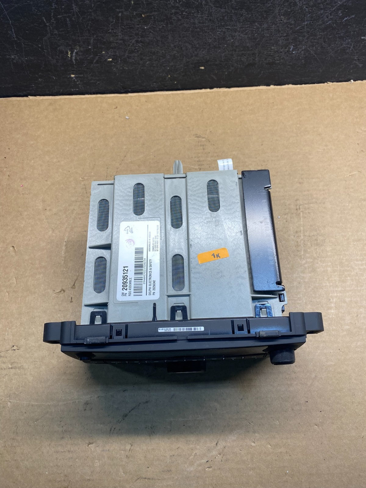 2009 to 2011 GMC Acadia Radio AM/FM CD Player Radio AD9888 DG3