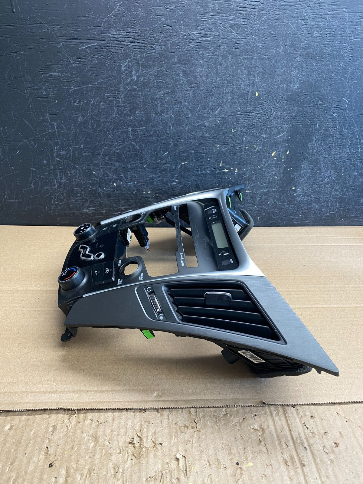 2011 - 2014 Hyundai Sonata Center Radio Climate Control Air Vent Bezel AF9999 DG2